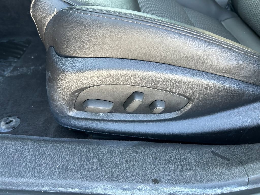 Used 2014 Chevrolet Impala LT w/ Convenience Package image 21