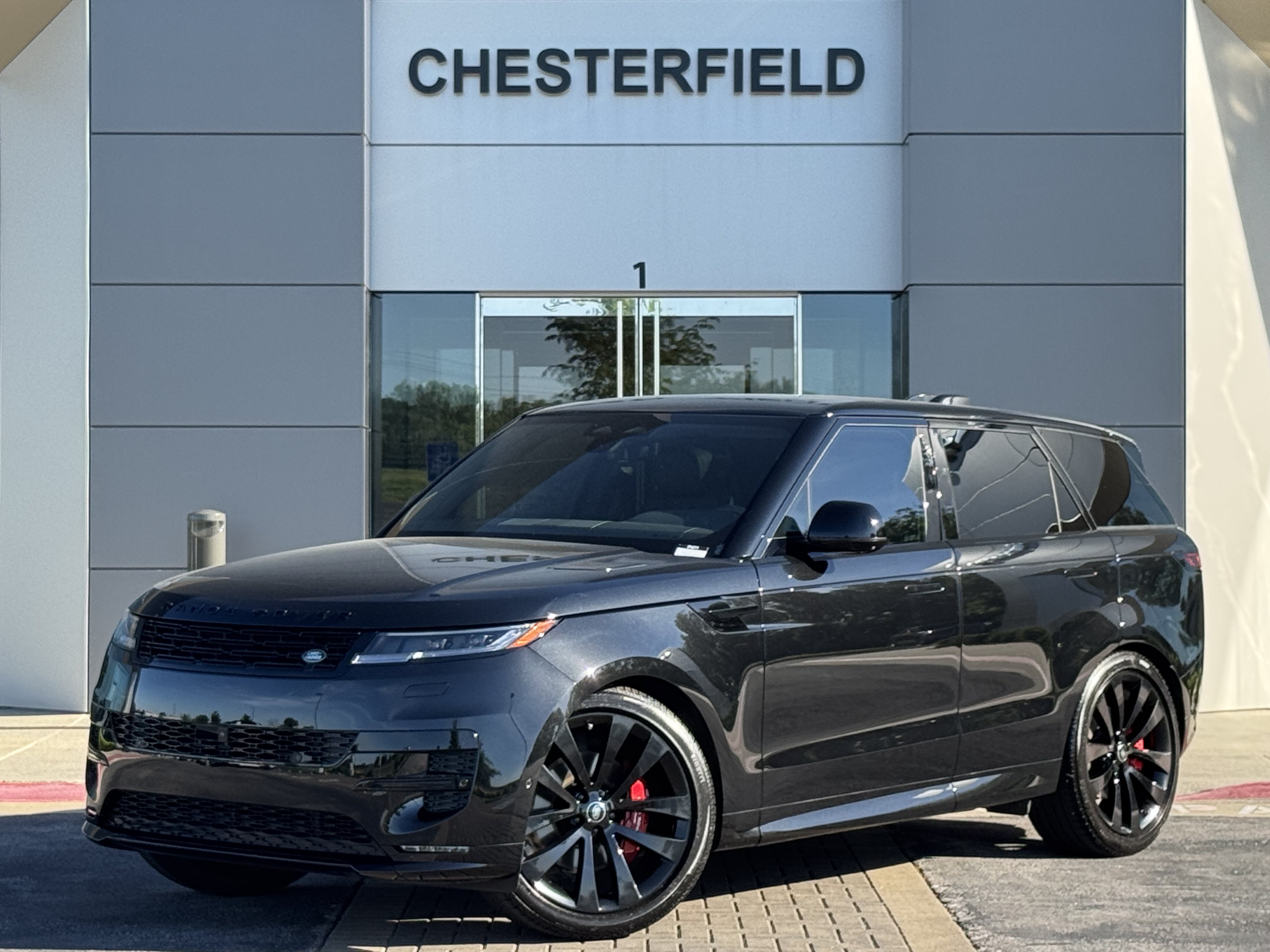 Certified 2025 Land Rover Range Rover Sport Dynamic SE AWD/4WD image 1