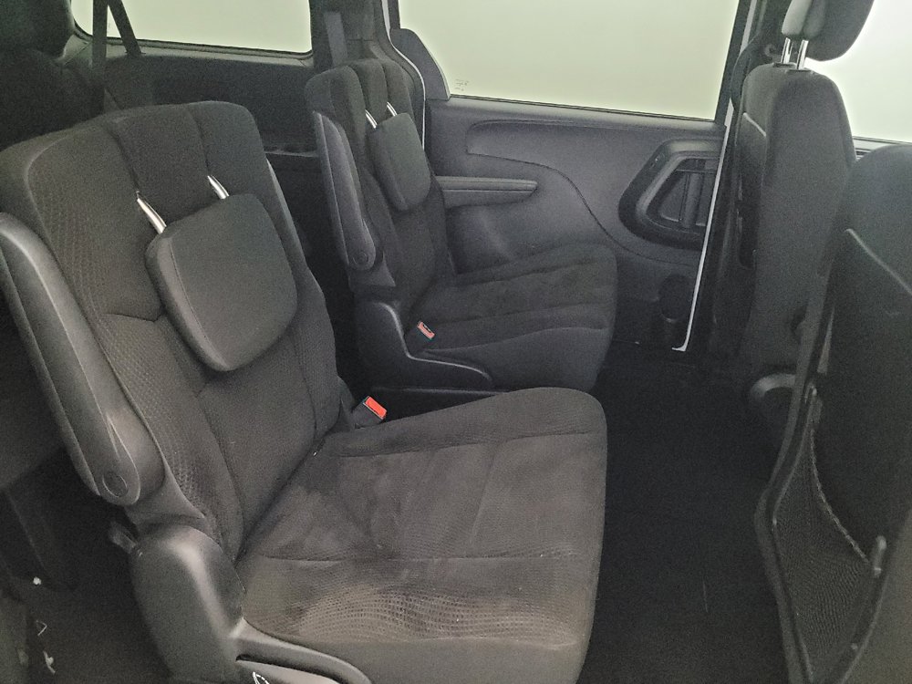 Used 2018 Dodge Grand Caravan SE FWD image 19