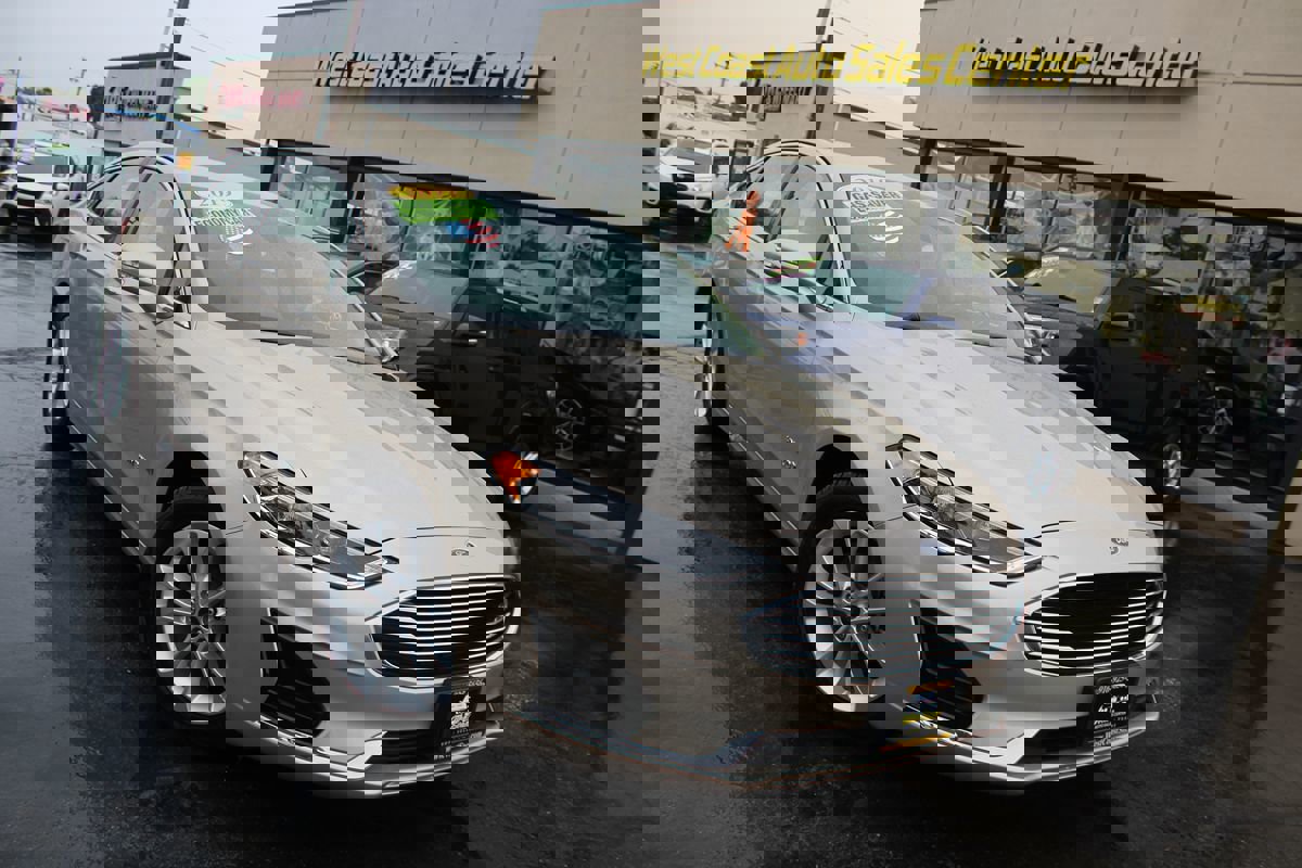 Used 2019 Ford Fusion SEL image 33