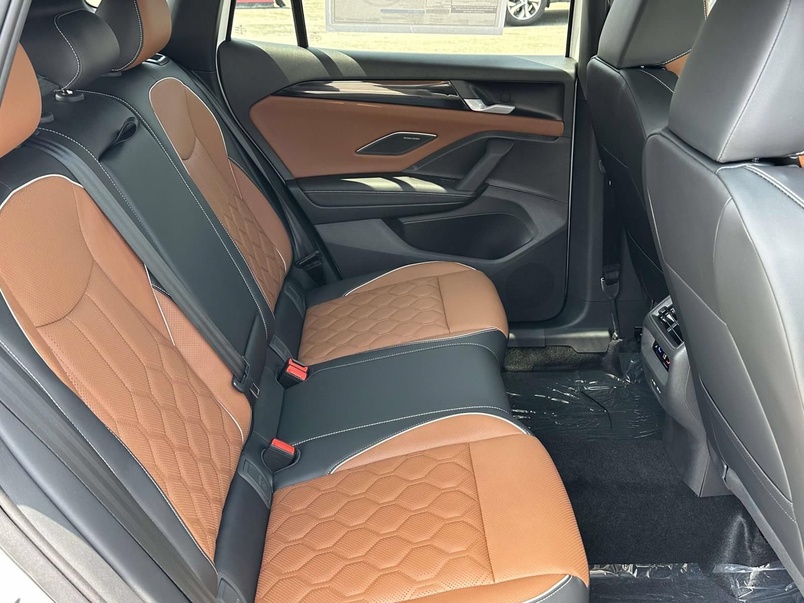 New 2026 Volkswagen Tiguan SEL R-Line AWD/4WD image 15
