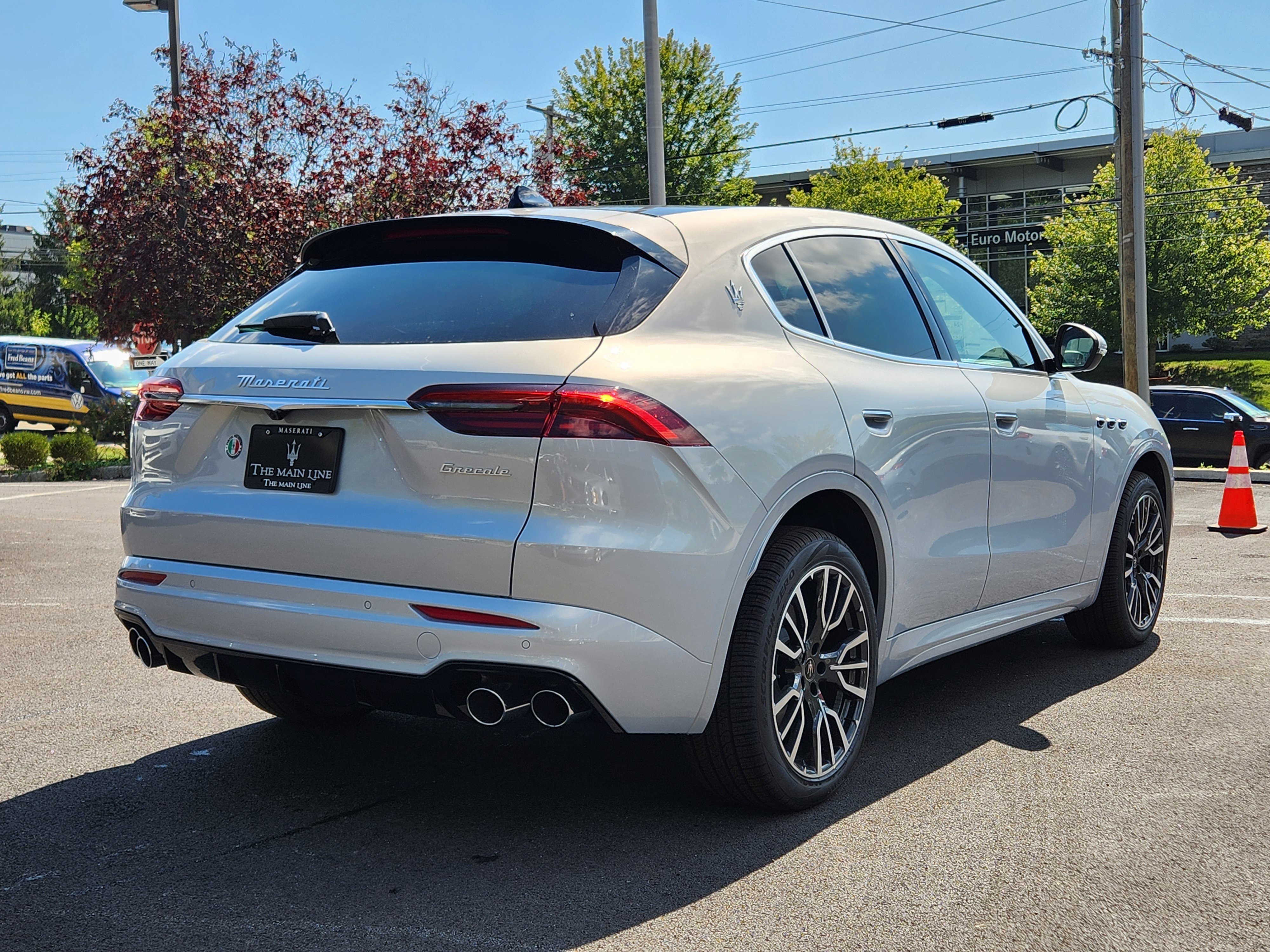 New 2025 Maserati Grecale GT image 4