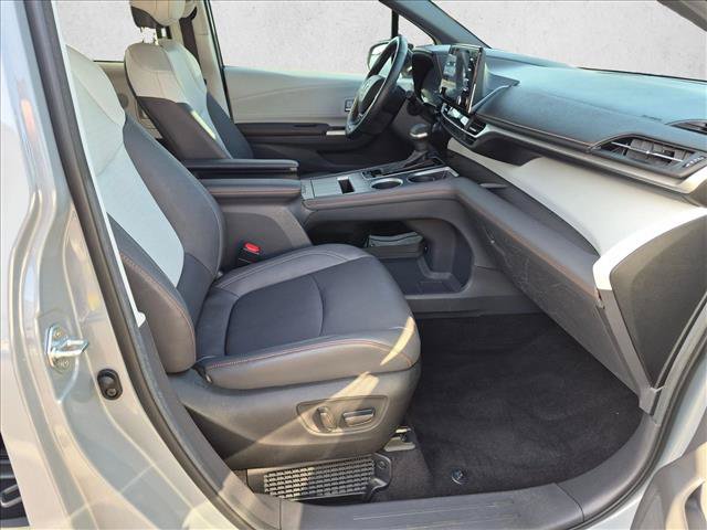 Used 2024 Toyota Sienna XSE FWD image 18