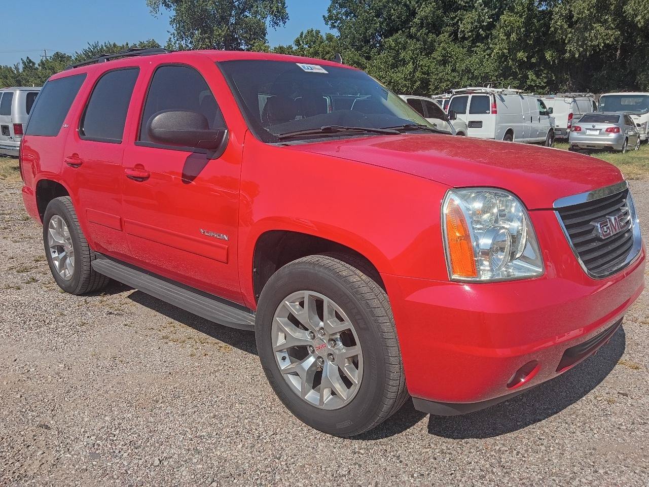 Used 2013 GMC Yukon SLT w/ Suspension Package, Autoride AWD/4WD image 3