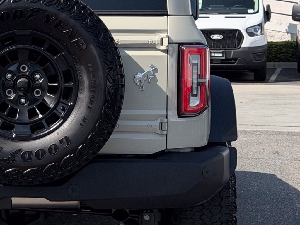 New 2026 Ford Bronco Outer Banks w/ Sasquatch Package AWD/4WD image 8