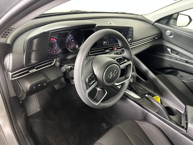 Used 2023 Hyundai Elantra SEL image 13