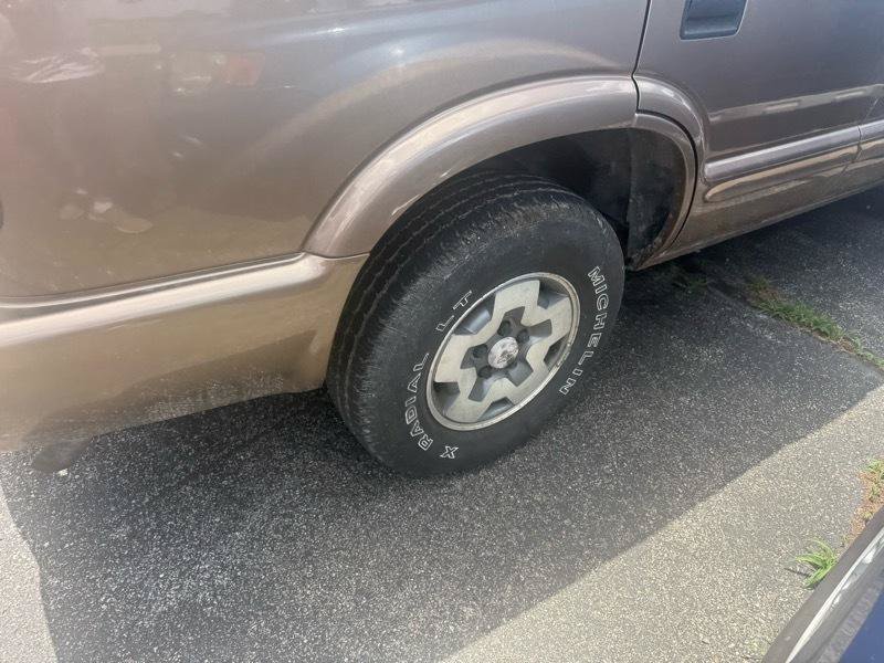 Used 2003 Chevrolet Blazer LS w/ Preferred Equipment Group AWD/4WD image 8