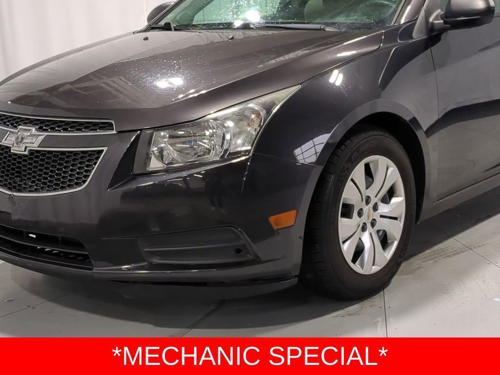 Used 2014 Chevrolet Cruze LS image 11