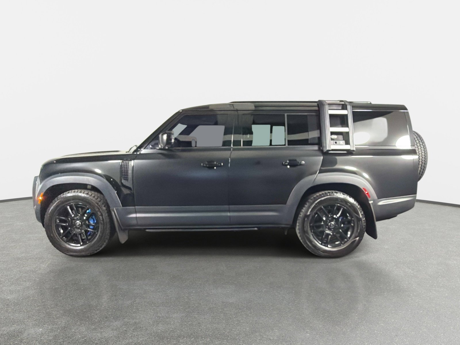Used 2023 Land Rover Defender 130 SE AWD/4WD image 6