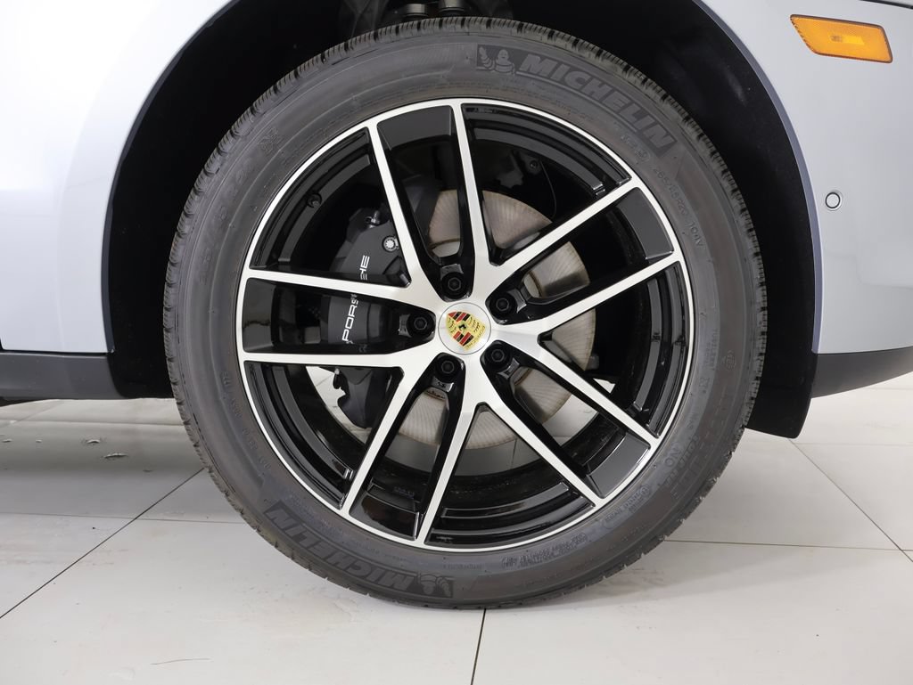 New 2026 Porsche Macan AWD/4WD image 24