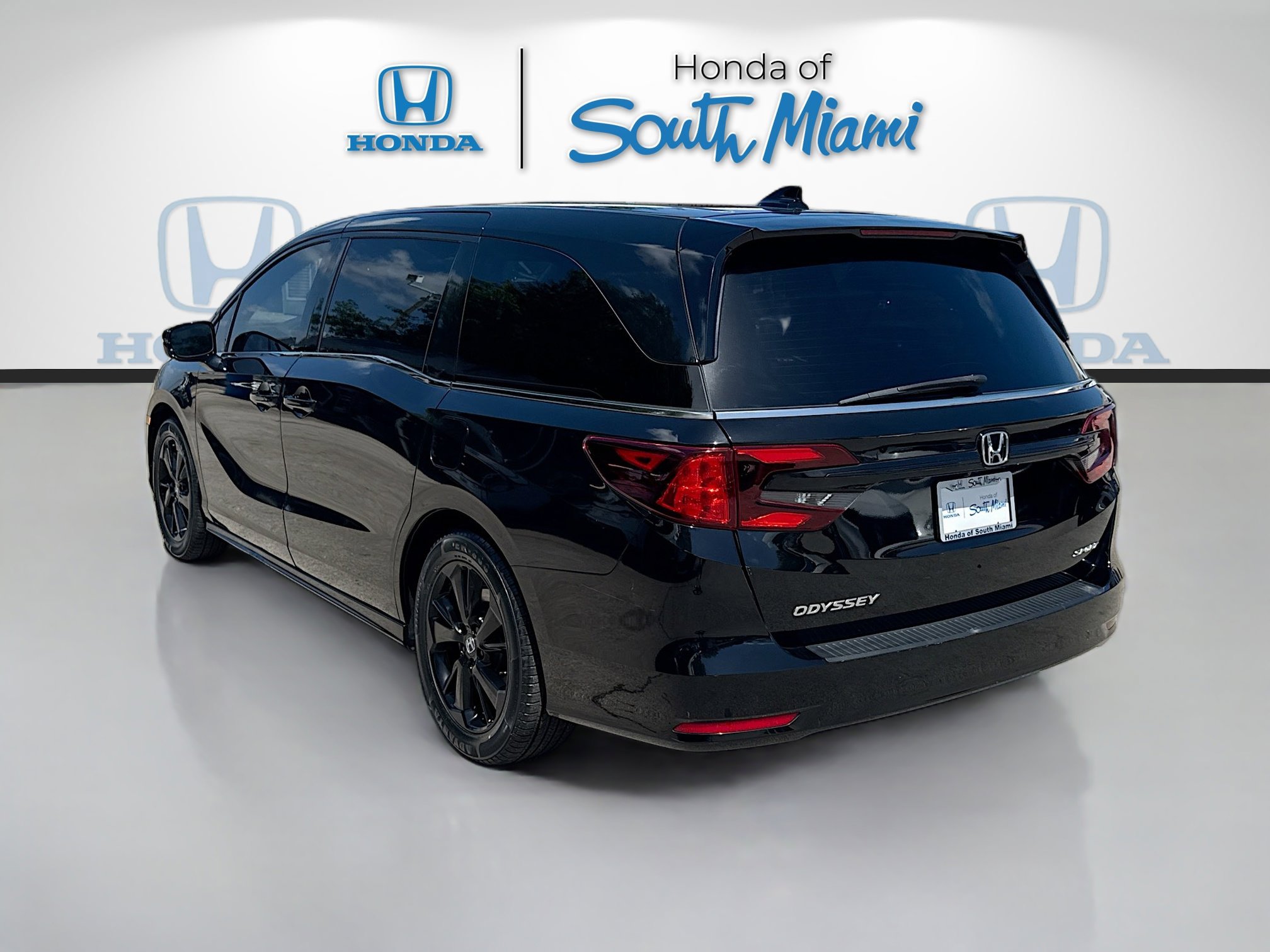 Certified 2023 Honda Odyssey Sport image 5