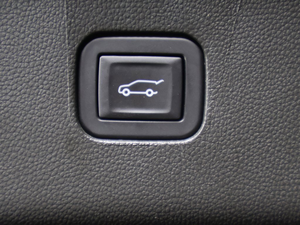 Used 2024 Buick Enclave Premium image 21