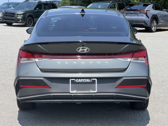 Certified 2025 Hyundai Elantra Sport FWD image 12