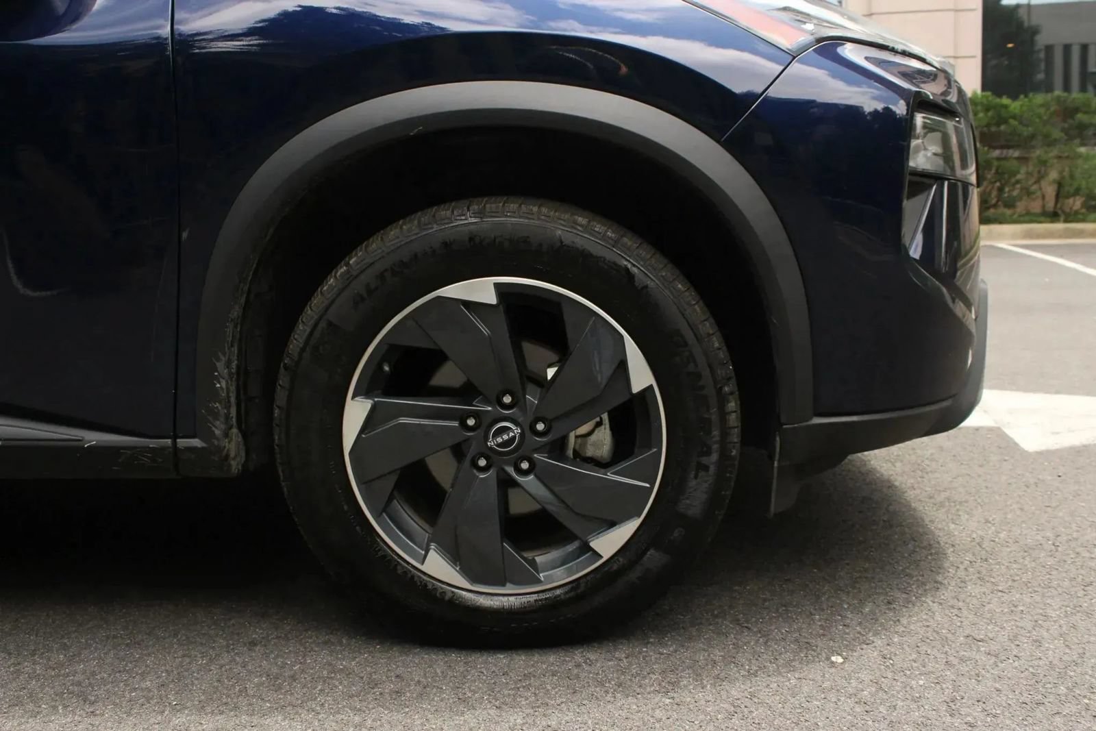 Used 2024 Nissan Rogue SV w/ SV Premium Package AWD/4WD image 7