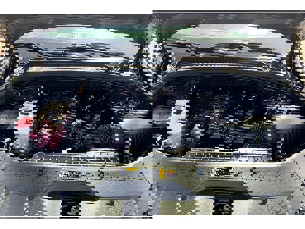 Used 2024 Jeep Grand Cherokee L Laredo image 12