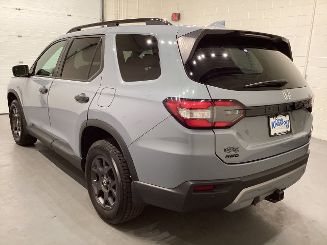 Used 2024 Honda Pilot TrailSport image 5