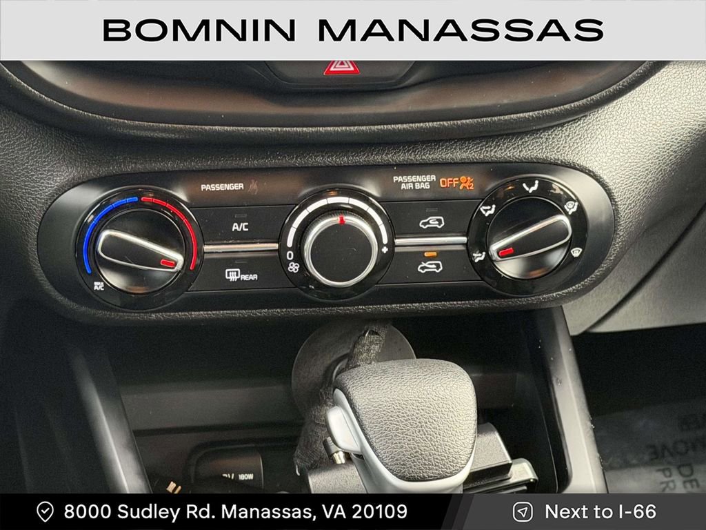 Used 2023 Kia Soul LX w/ LX Technology Package image 17