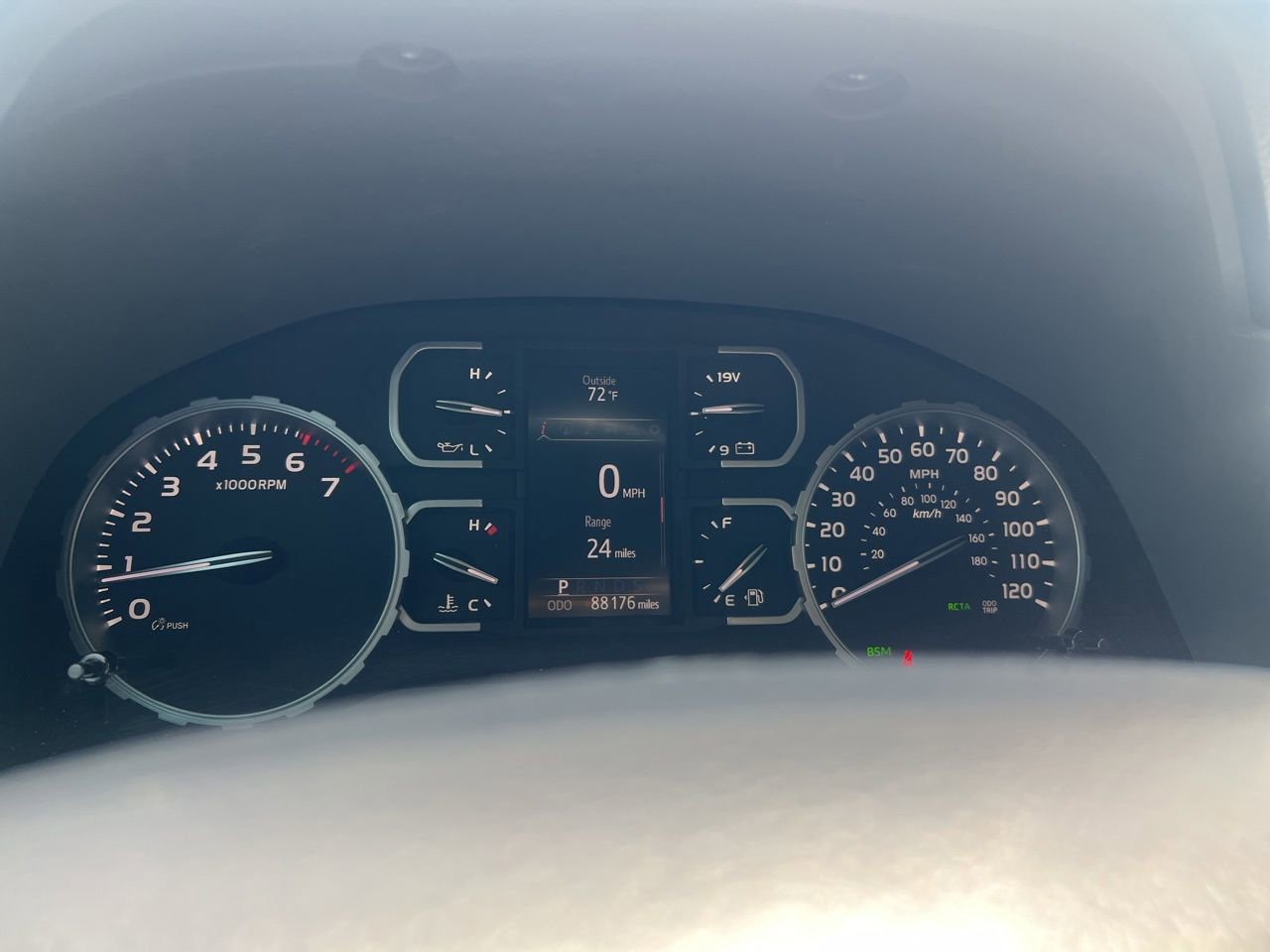 Used 2018 Toyota Tundra Limited w/ Limited Premium Package AWD/4WD image 28