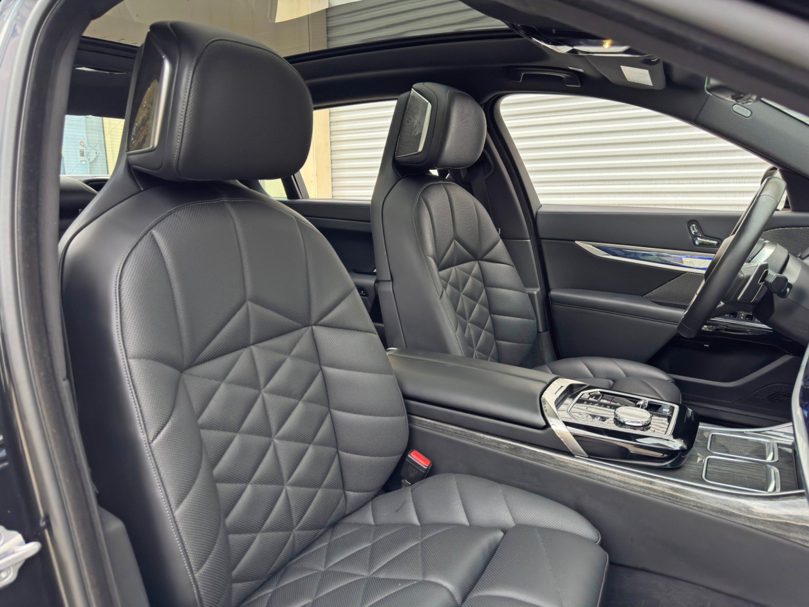 Used 2023 BMW 740i RWD image 47