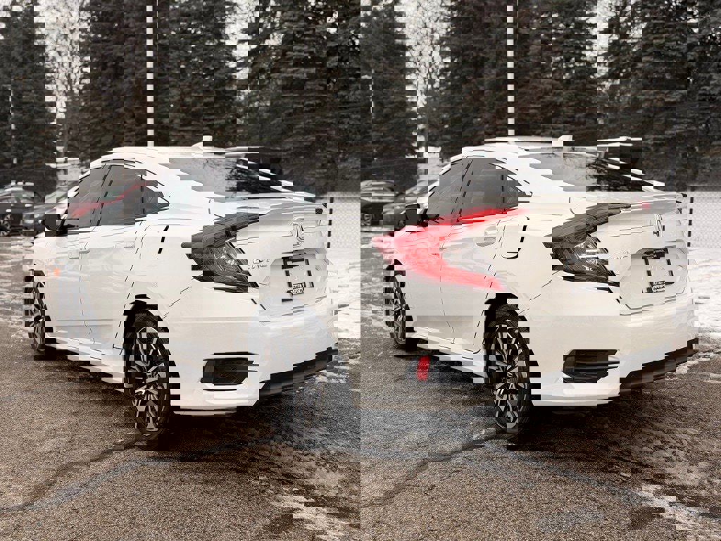 Used 2017 Honda Civic EX-T image 4