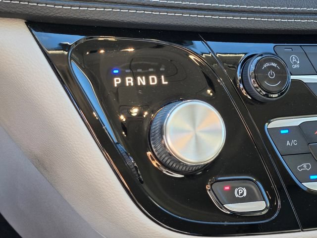 Used 2022 Chrysler Pacifica Touring-L FWD image 32