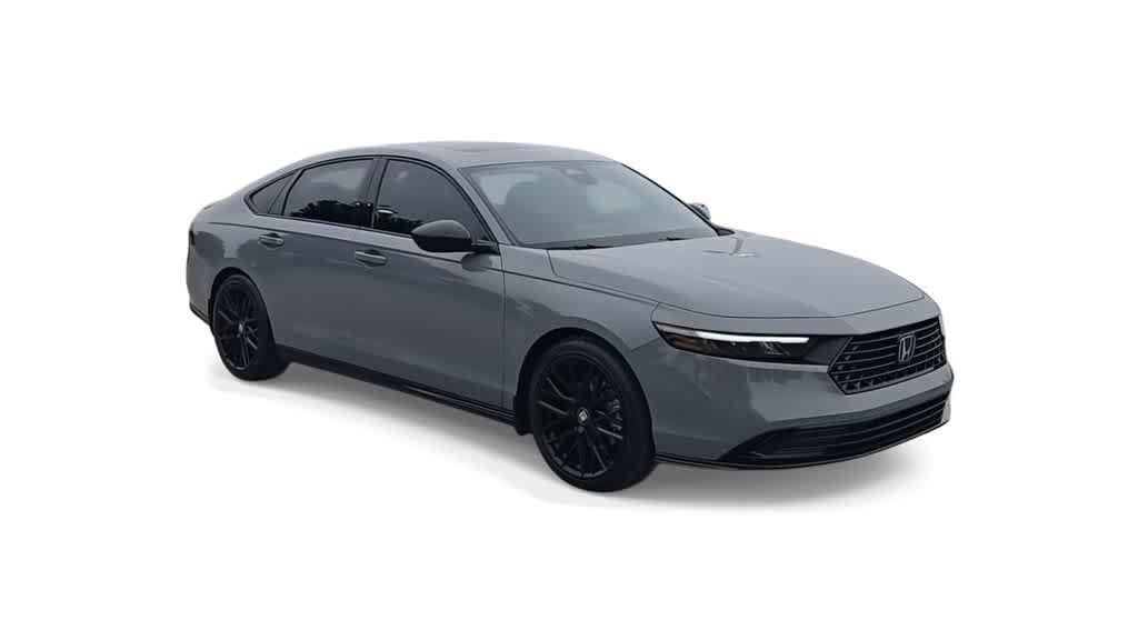 Used 2025 Honda Accord Sport image 2