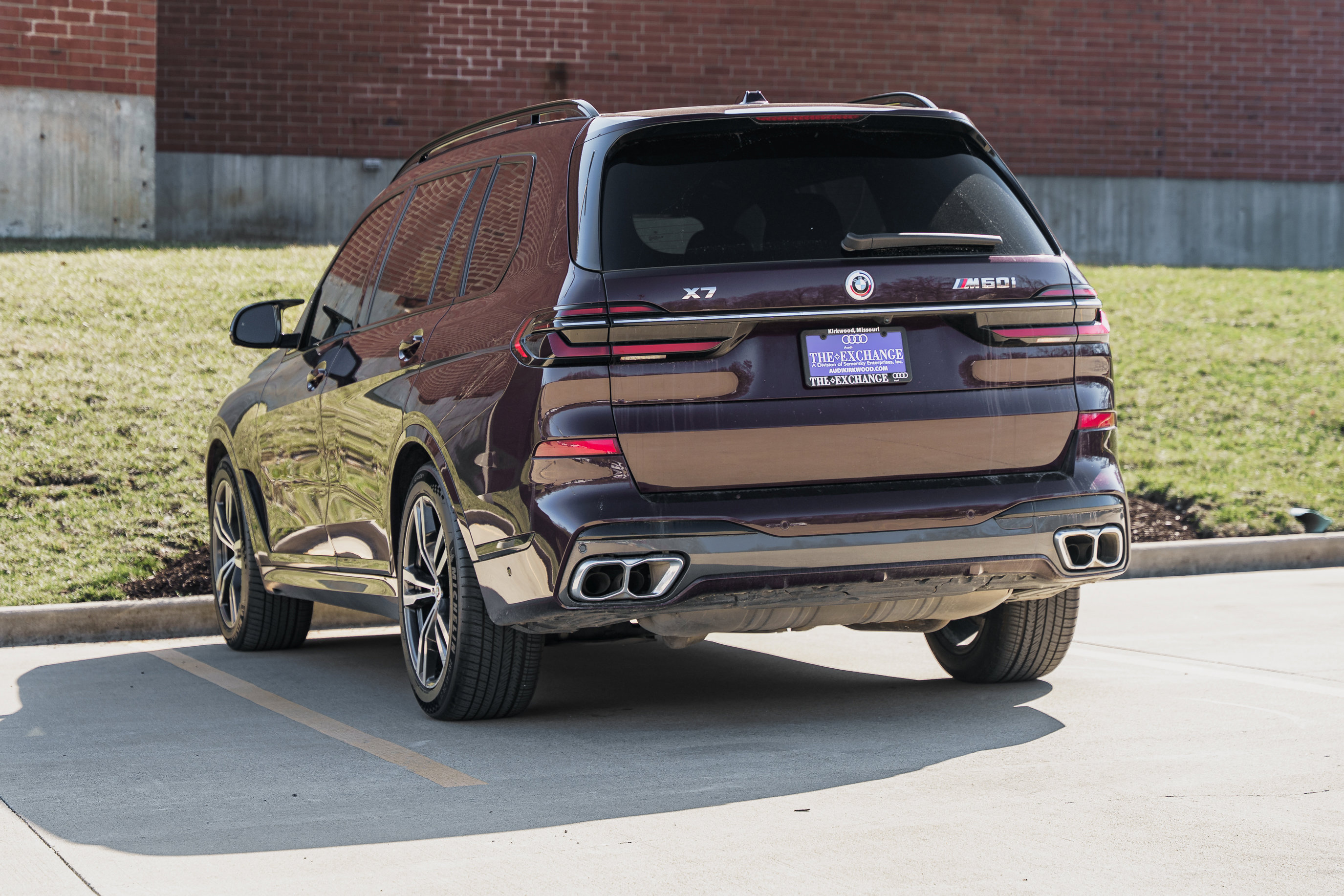 Used 2023 BMW X7 M60i w/ Executive Package image 5