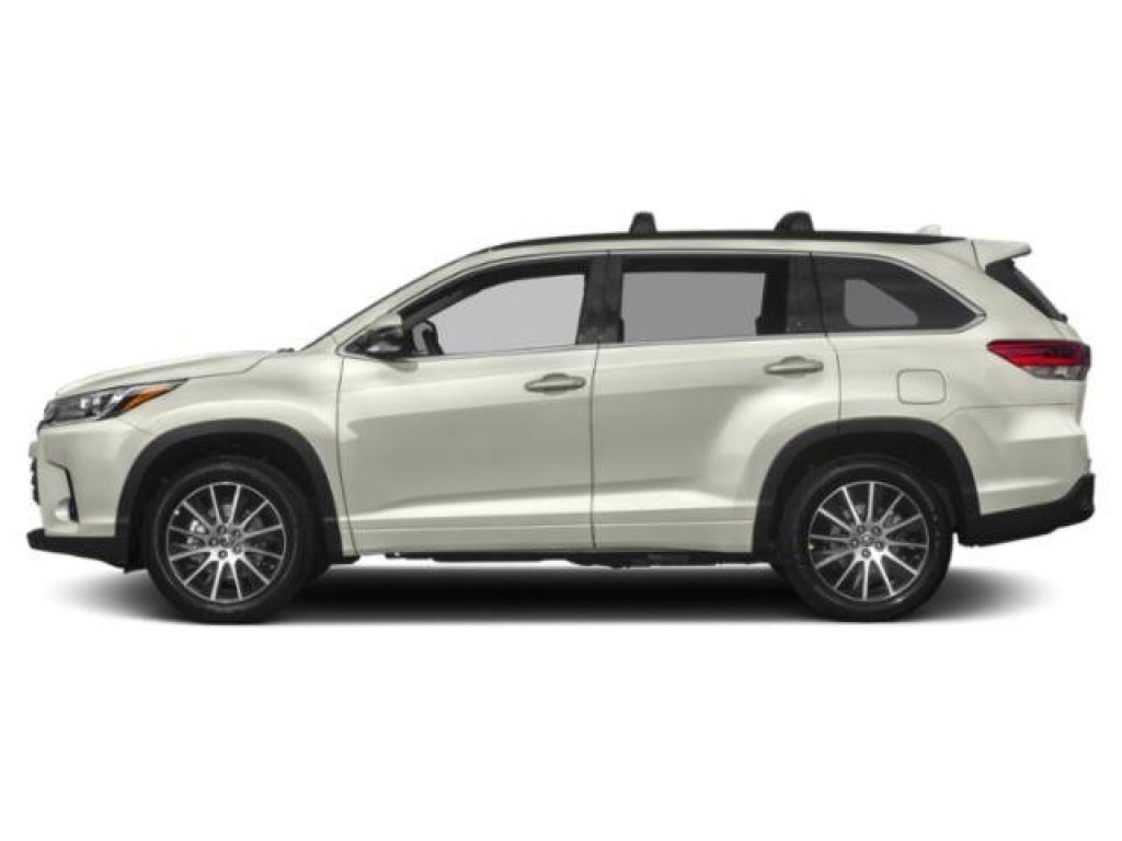 Used 2019 Toyota Highlander SE w/ Nightshade Edition AWD/4WD image 3