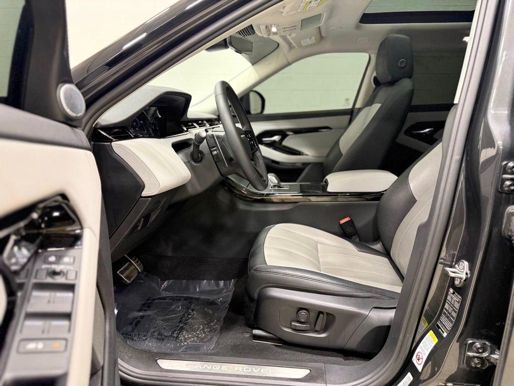 Used 2024 Land Rover Range Rover Evoque Dynamic SE AWD/4WD image 19
