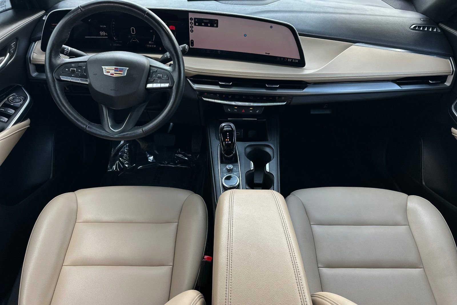 Used 2024 Cadillac XT4 Luxury w/ Cold Weather Package image 16