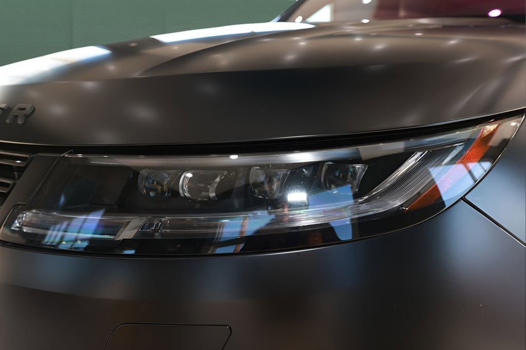 Used 2023 Land Rover Range Rover Sport SE Dynamic image 47