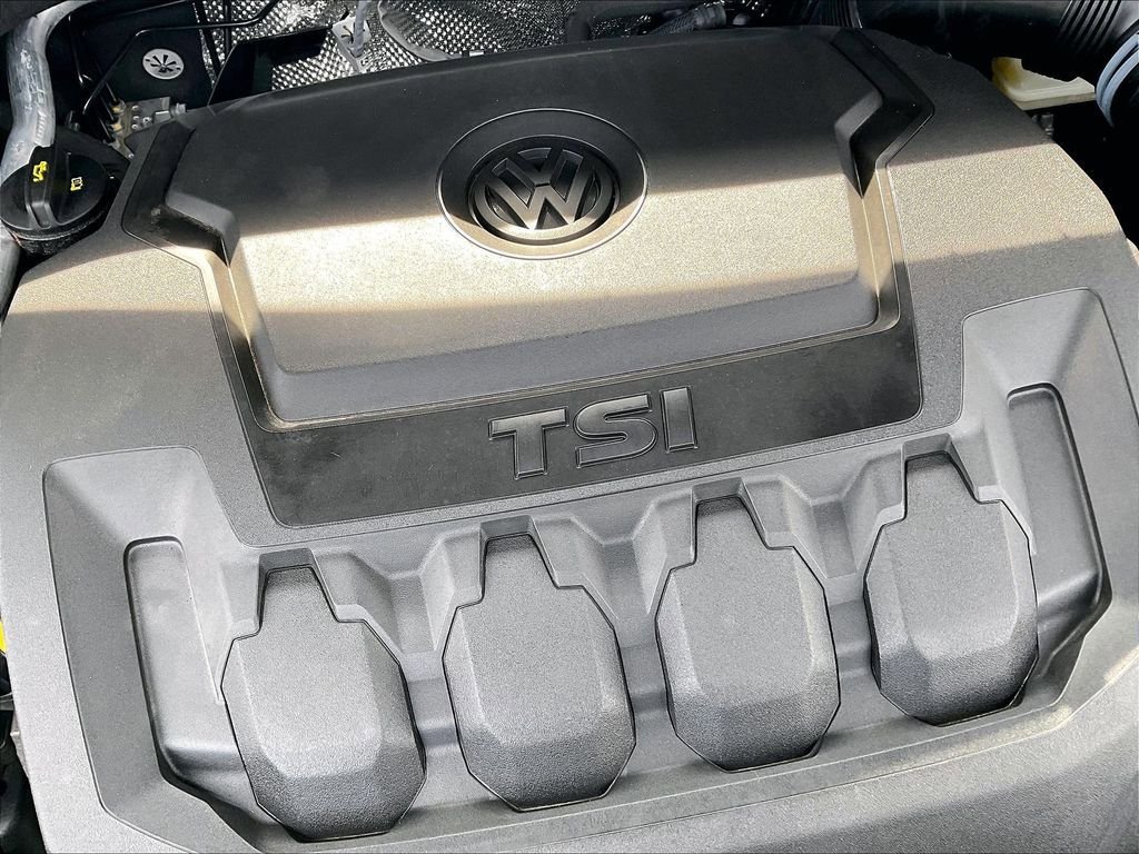 Used 2023 Volkswagen Tiguan SE AWD/4WD image 30