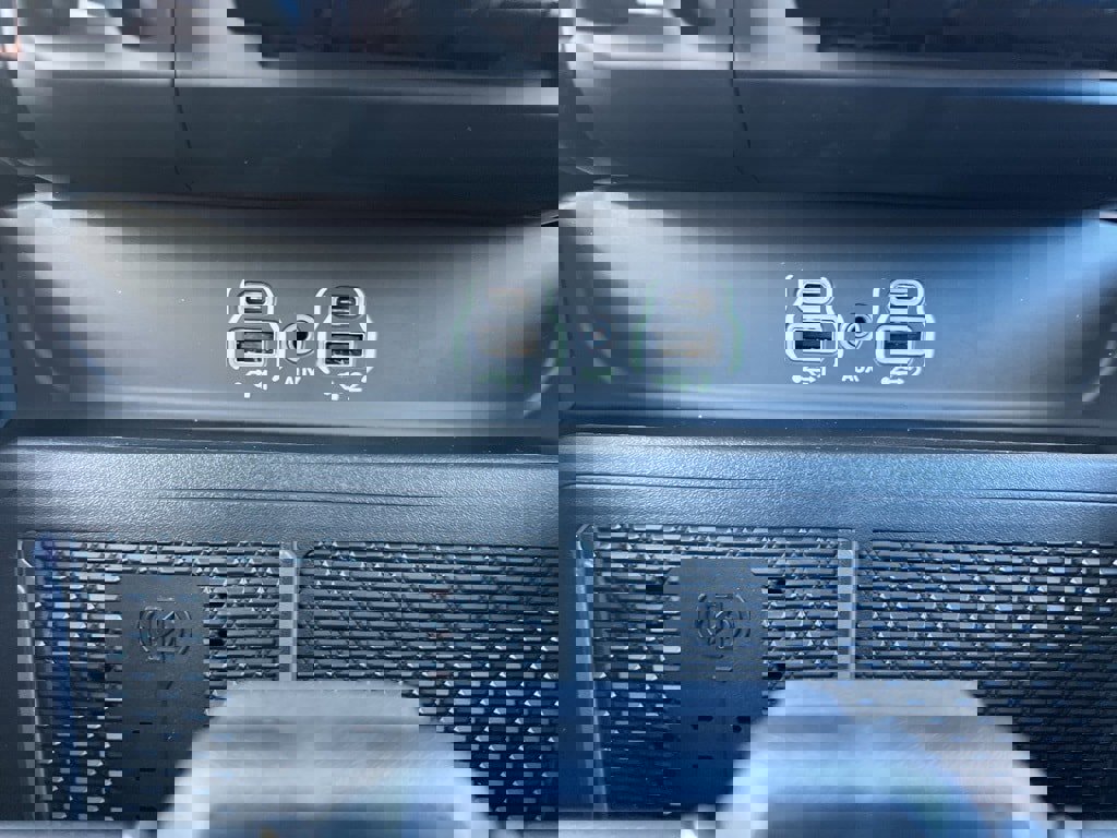 New 2026 RAM 1500 4x4 Crew Cab image 31