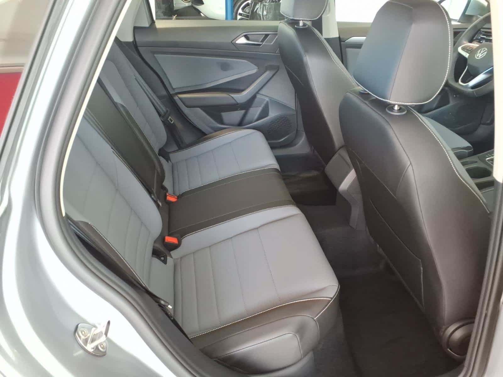 Used 2026 Volkswagen Jetta SE FWD image 24