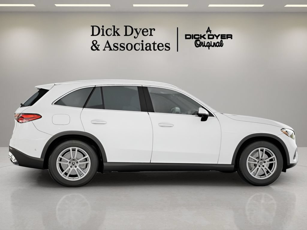 Used 2026 Mercedes-Benz GLC 300 image 7