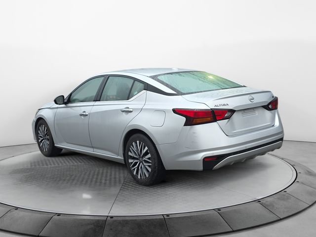 Used 2024 Nissan Altima 2.5 SV image 3