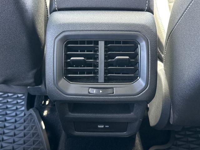 Used 2025 Volkswagen Taos SEL AWD/4WD image 21