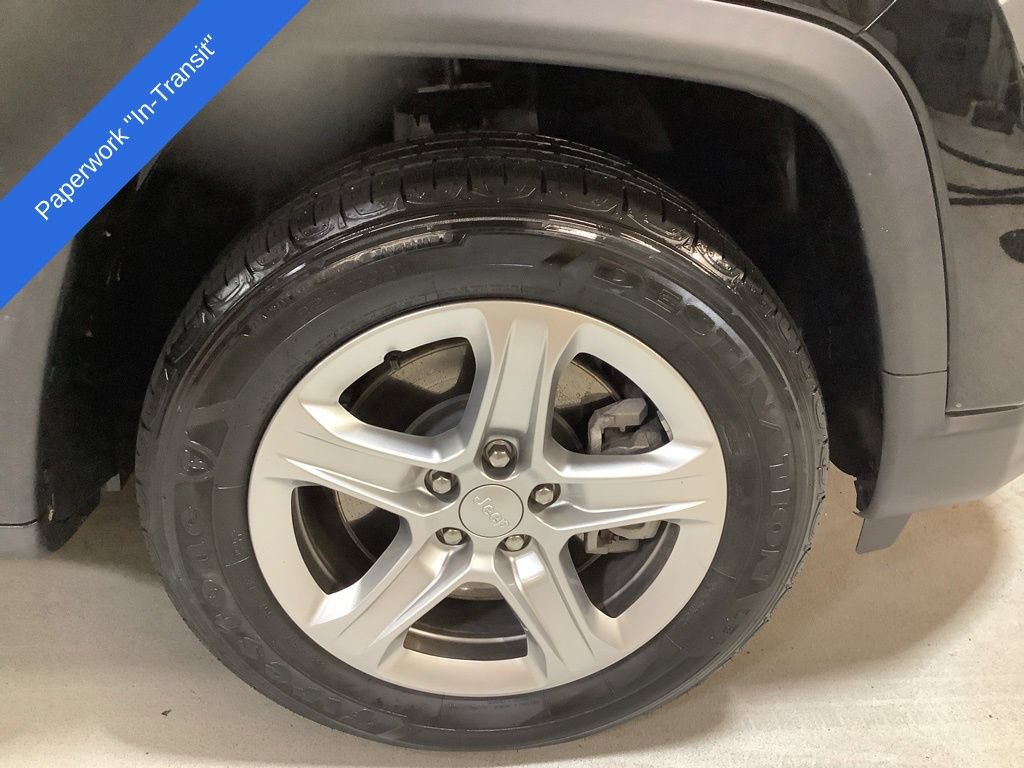 Used 2023 Jeep Compass Latitude w/ Convenience Group AWD/4WD image 12