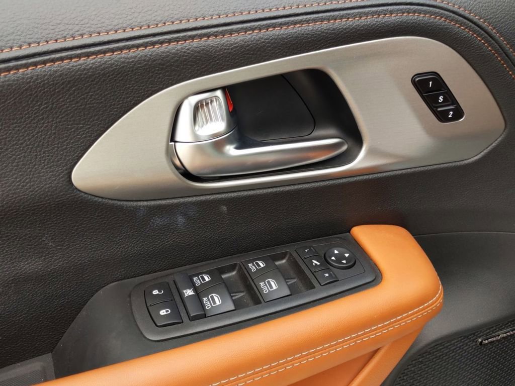 New 2026 Chrysler Pacifica Pinnacle image 13