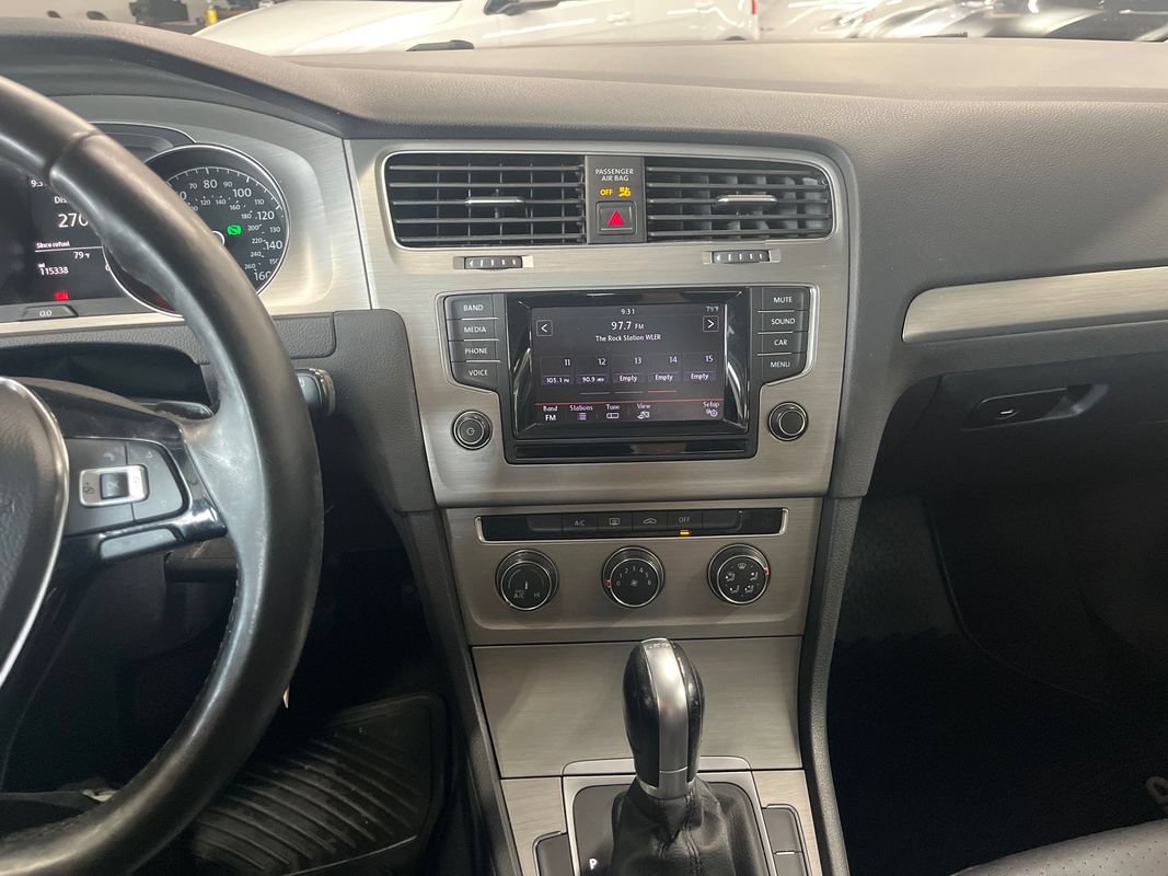 Used 2015 Volkswagen Golf TDI S FWD image 35