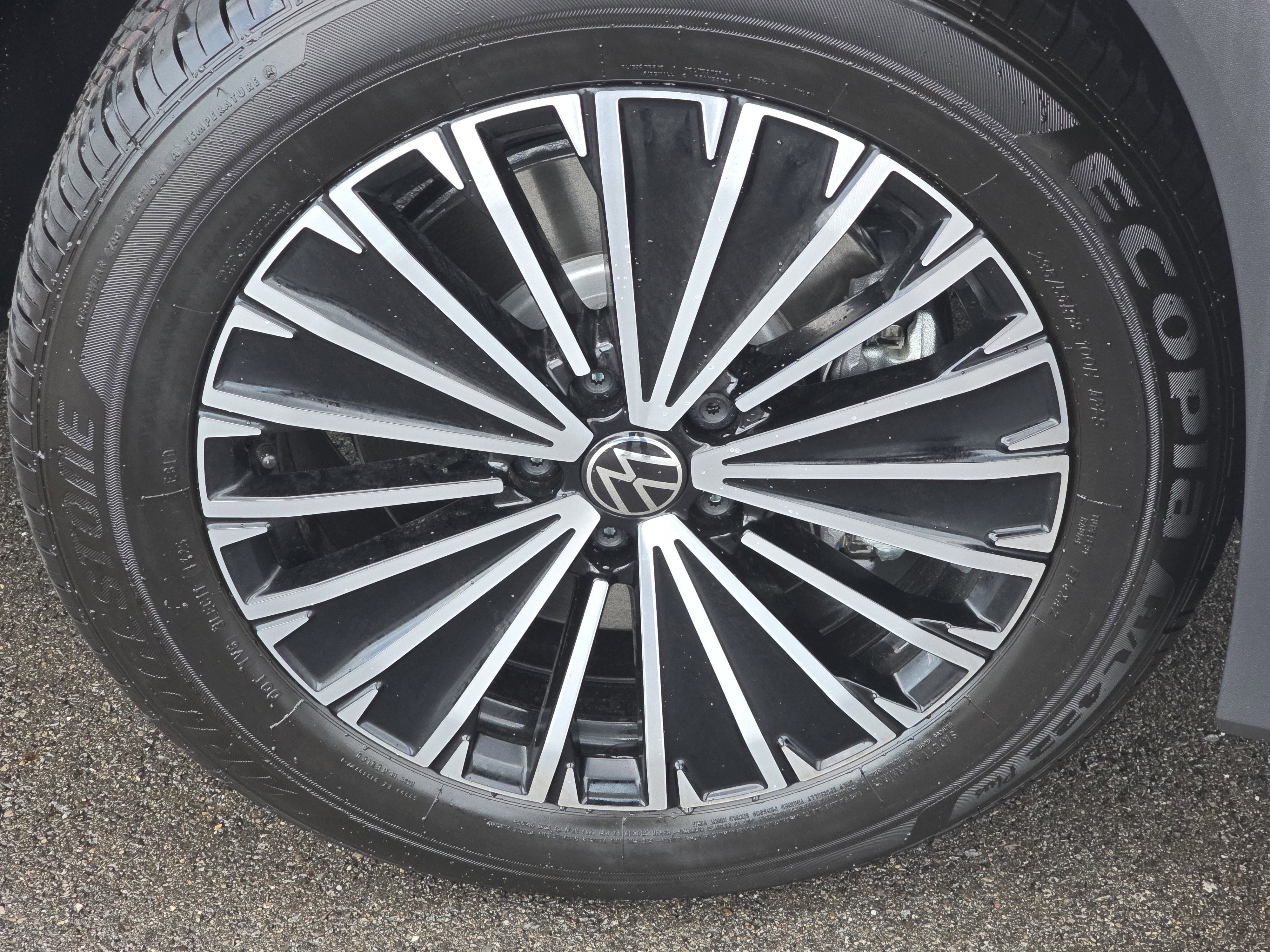 New 2025 Volkswagen Tiguan S image 26