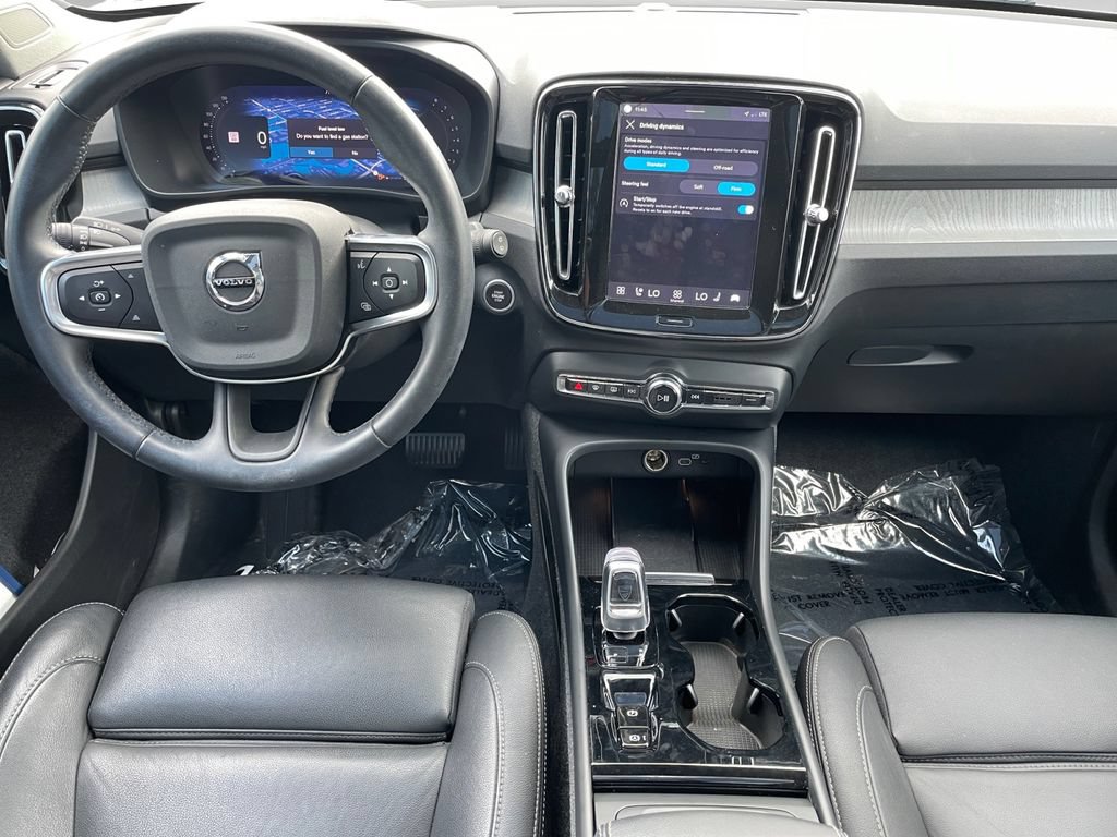 Used 2024 Volvo XC40 B5 Plus w/ Protection Package Premier AWD/4WD image 9