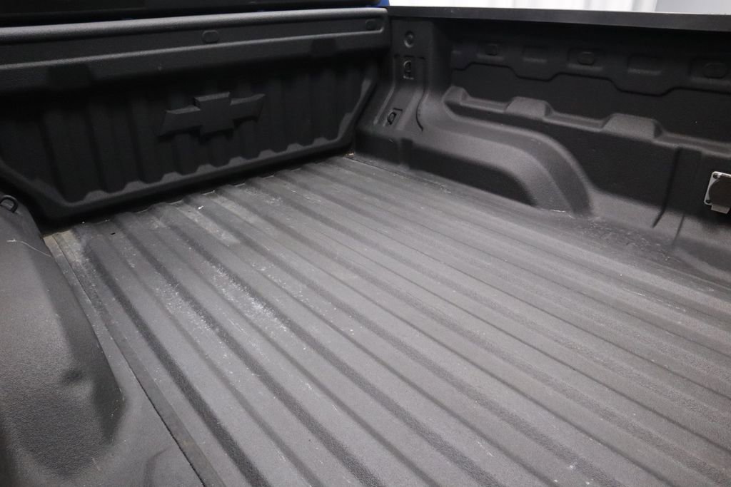 Used 2024 Chevrolet Colorado LT w/ LT Convenience Package III image 12