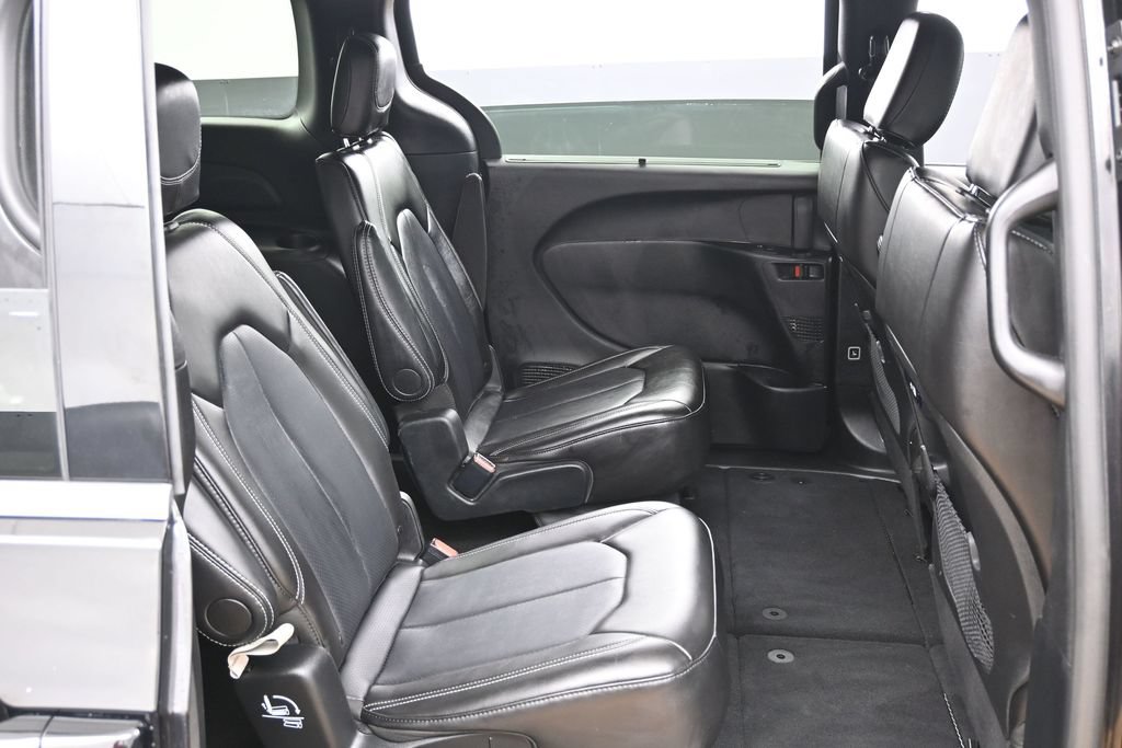 Used 2025 Chrysler Pacifica Select FWD image 27