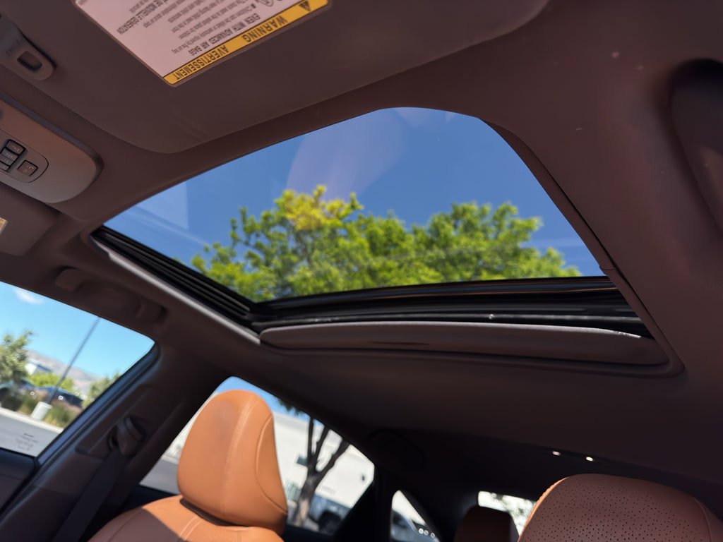 Used 2019 Toyota Avalon Limited w/ Advanced Safety Package FWD image 13