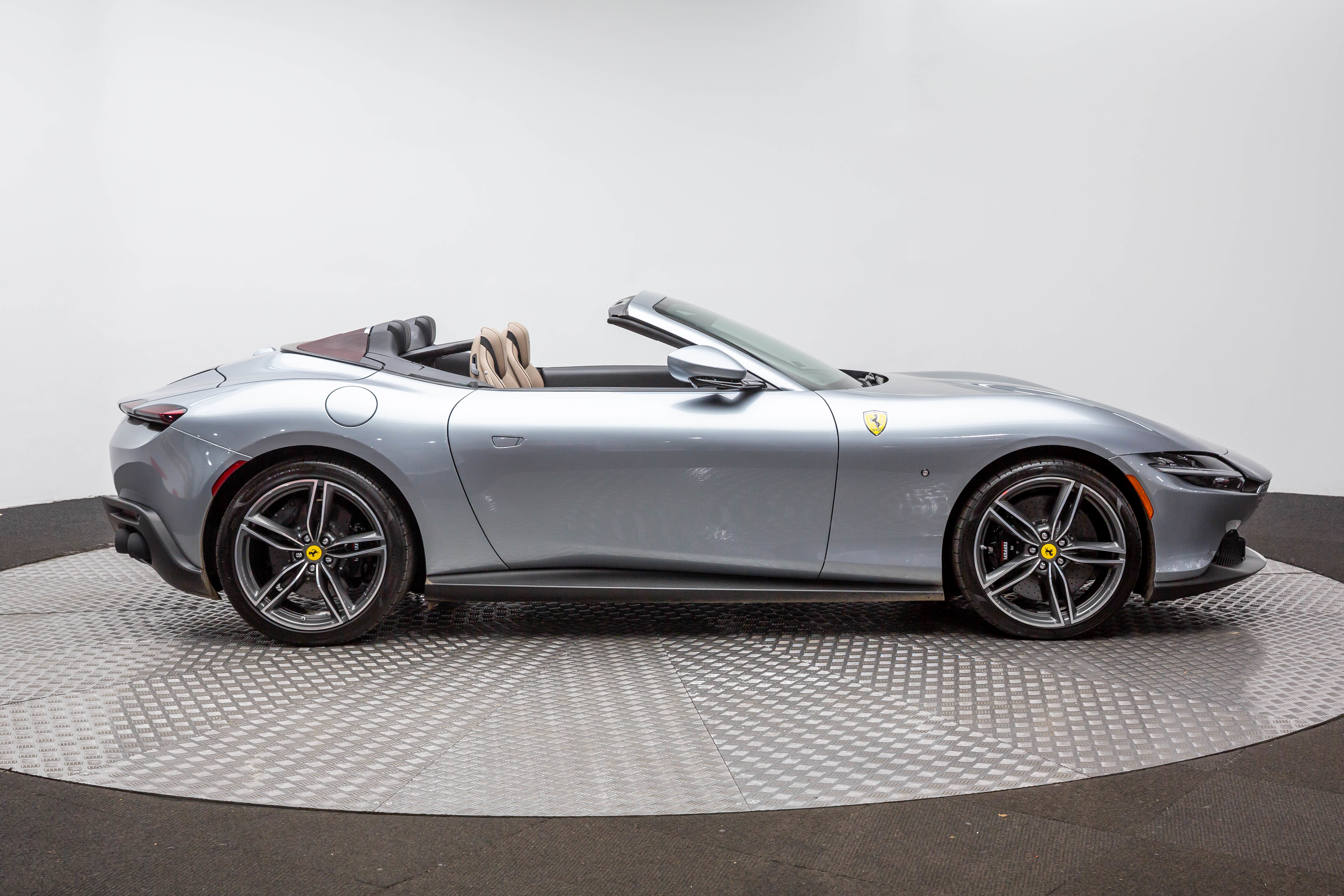 Certified 2024 Ferrari Roma Spider image 9