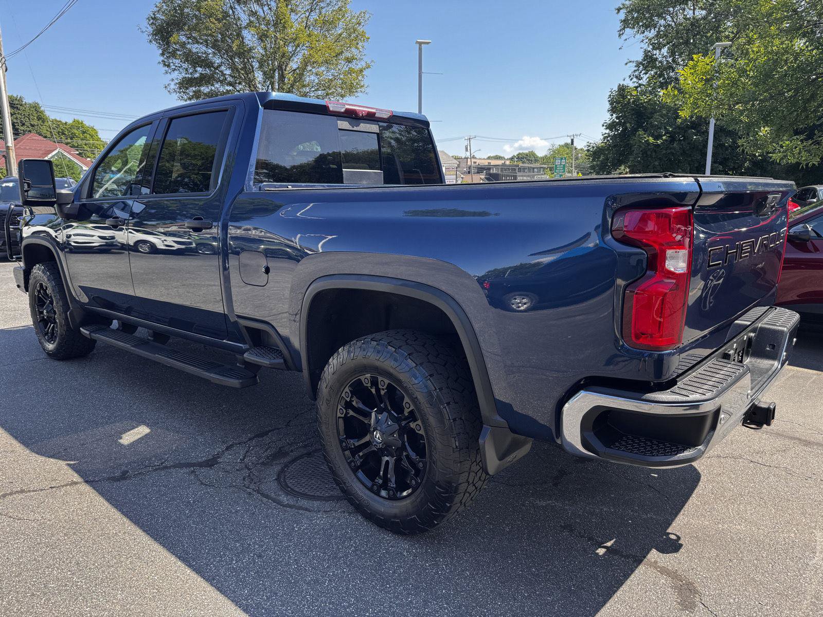 Used 2021 Chevrolet Silverado 2500 LTZ w/ LTZ Premium Package AWD/4WD image 5