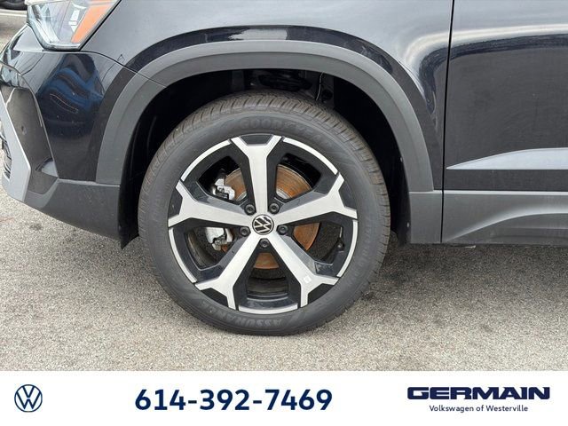 New 2026 Volkswagen Taos SEL image 13