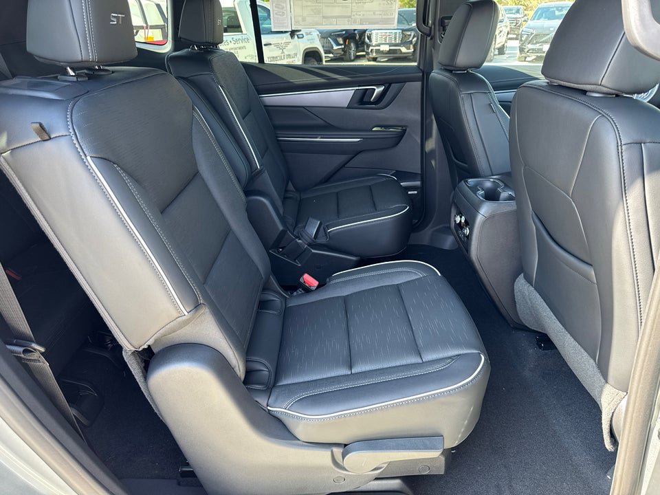 Used 2026 Buick Enclave Sport Touring w/ LPO, Floor Liner Package image 19