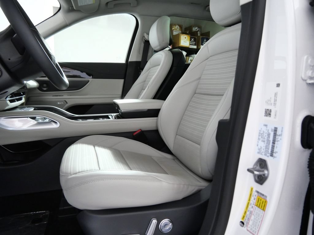 New 2026 Lincoln Nautilus Reserve w/ Jet Appearance Package AWD/4WD image 16
